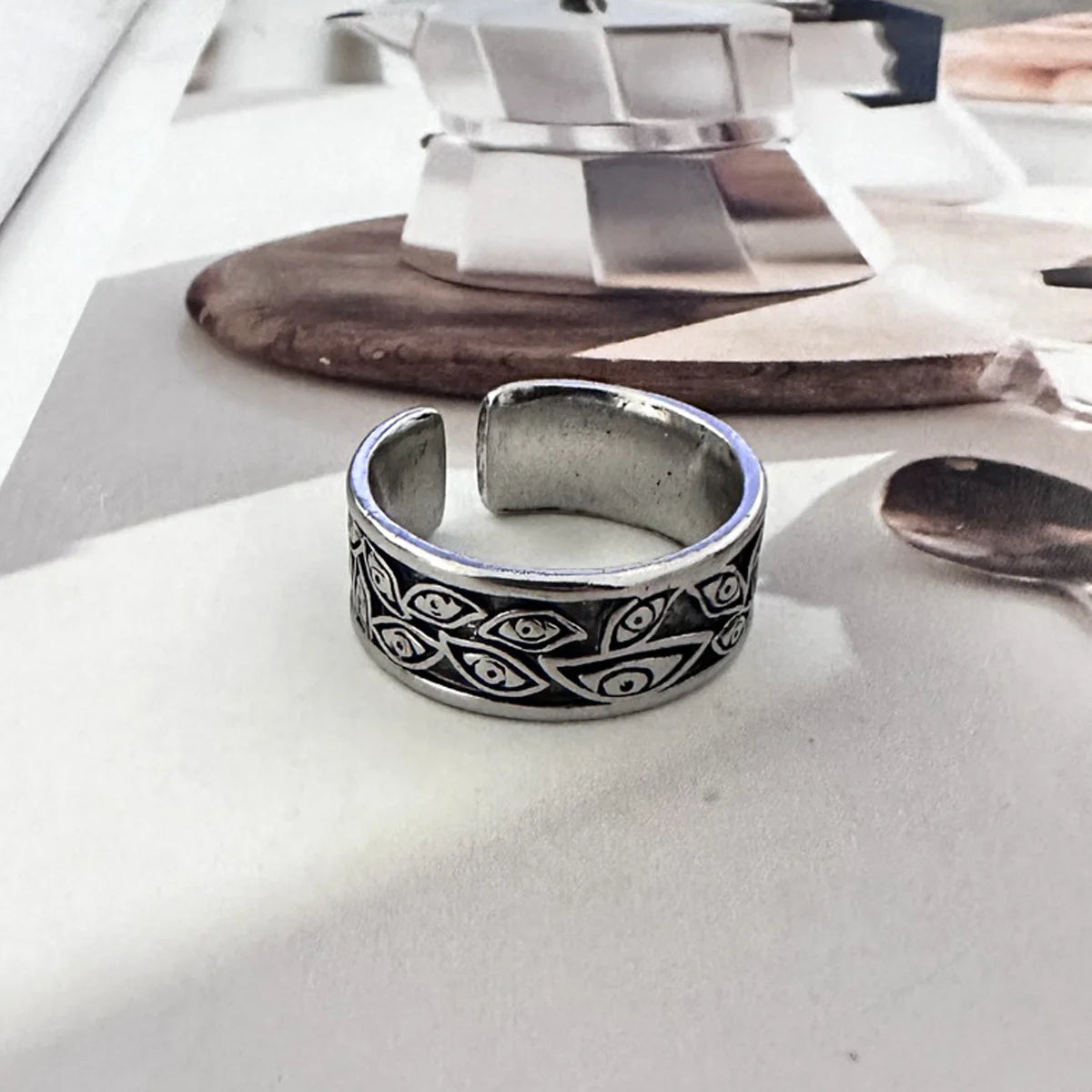 Retro Devil’s Eyes Gothic Ring