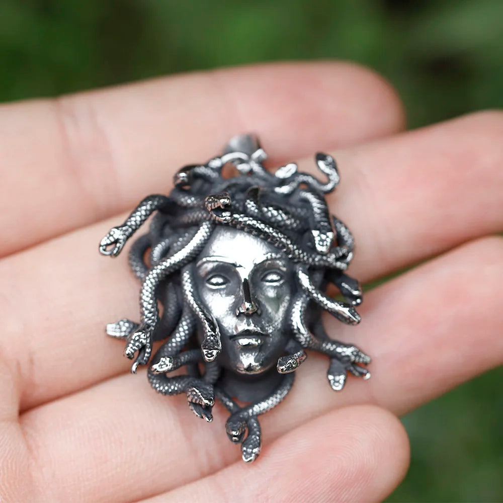 Medusa Pendant Spiga Chain Necklace